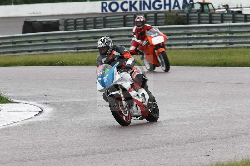 Rockingham no limits trackday;enduro digital images;event digital images;eventdigitalimages;no limits trackdays;peter wileman photography;racing digital images;rockingham raceway northamptonshire;rockingham trackday photographs;trackday digital images;trackday photos
