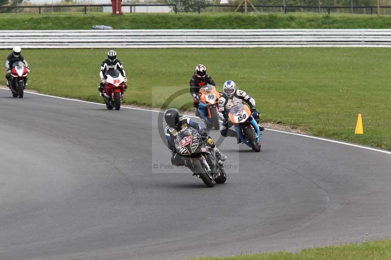 Motorcycle action photographs;Trackday digital images;event digital images;eventdigitalimages;no limits trackday;peter wileman photography;snetterton;snetterton circuit norfolk;snetterton photographs;trackday;trackday photos