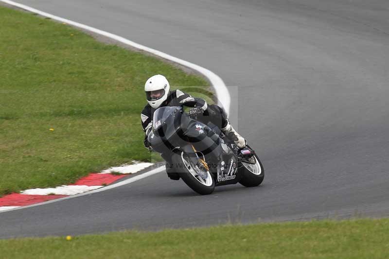 Motorcycle action photographs;Trackday digital images;event digital images;eventdigitalimages;no limits trackday;peter wileman photography;snetterton;snetterton circuit norfolk;snetterton photographs;trackday;trackday photos