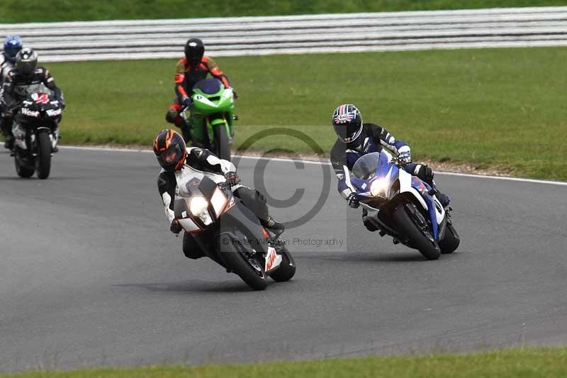 Motorcycle action photographs;Trackday digital images;event digital images;eventdigitalimages;no limits trackday;peter wileman photography;snetterton;snetterton circuit norfolk;snetterton photographs;trackday;trackday photos