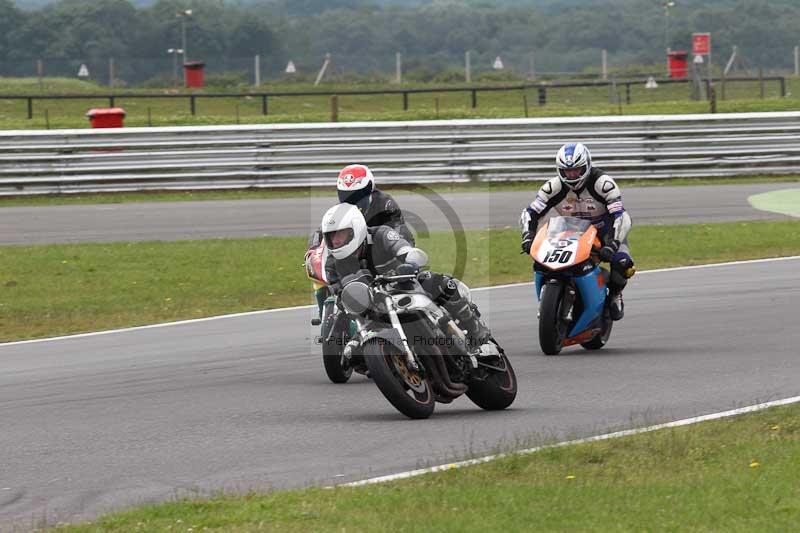 Motorcycle action photographs;Trackday digital images;event digital images;eventdigitalimages;no limits trackday;peter wileman photography;snetterton;snetterton circuit norfolk;snetterton photographs;trackday;trackday photos