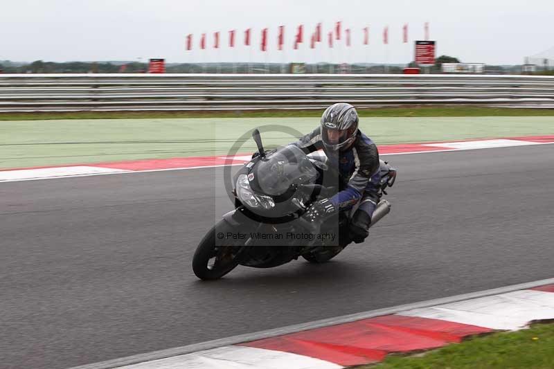 Motorcycle action photographs;Trackday digital images;event digital images;eventdigitalimages;no limits trackday;peter wileman photography;snetterton;snetterton circuit norfolk;snetterton photographs;trackday;trackday photos