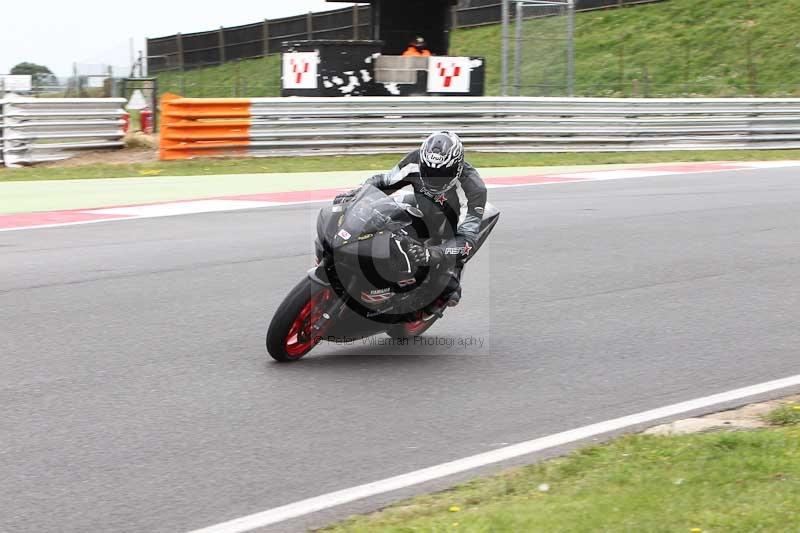 Motorcycle action photographs;Trackday digital images;event digital images;eventdigitalimages;no limits trackday;peter wileman photography;snetterton;snetterton circuit norfolk;snetterton photographs;trackday;trackday photos