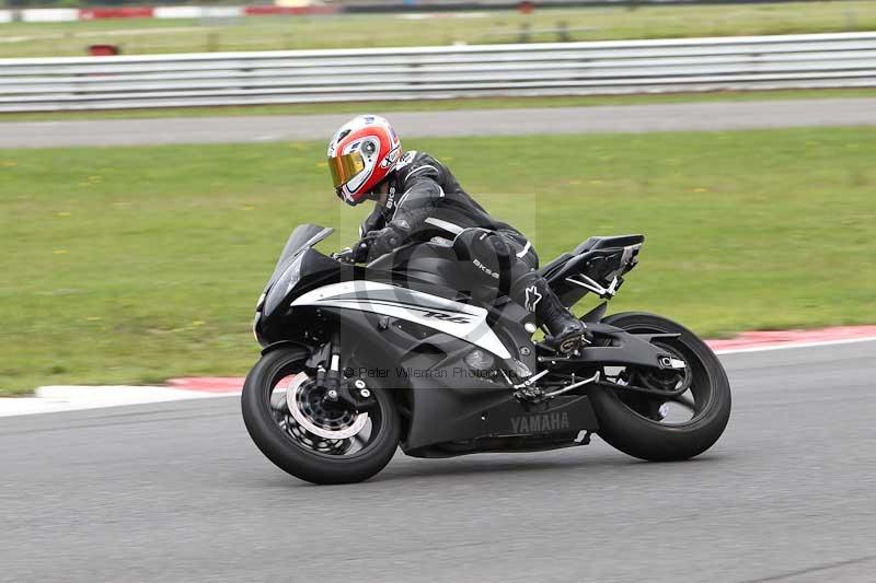 Motorcycle action photographs;Trackday digital images;event digital images;eventdigitalimages;no limits trackday;peter wileman photography;snetterton;snetterton circuit norfolk;snetterton photographs;trackday;trackday photos