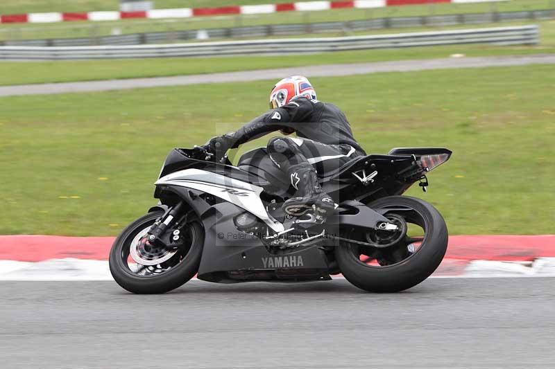 Motorcycle action photographs;Trackday digital images;event digital images;eventdigitalimages;no limits trackday;peter wileman photography;snetterton;snetterton circuit norfolk;snetterton photographs;trackday;trackday photos