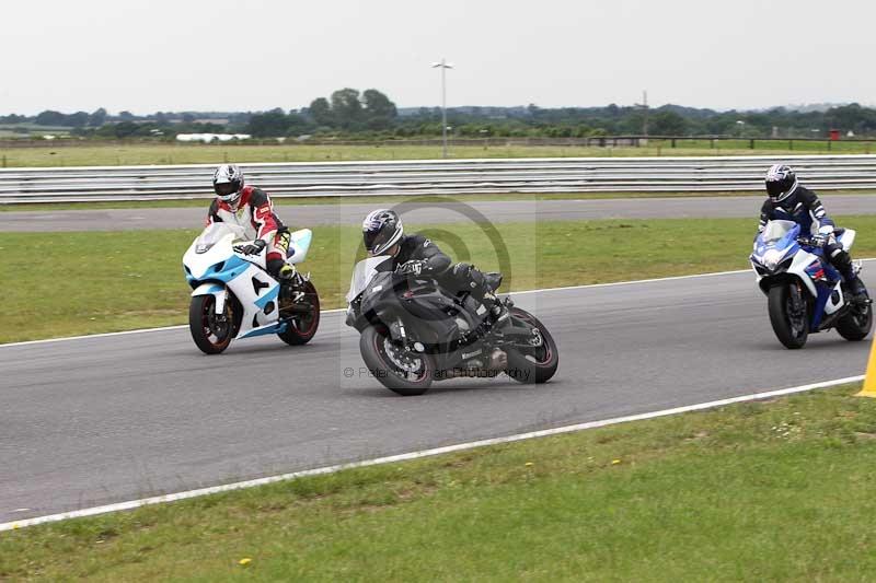 Motorcycle action photographs;Trackday digital images;event digital images;eventdigitalimages;no limits trackday;peter wileman photography;snetterton;snetterton circuit norfolk;snetterton photographs;trackday;trackday photos