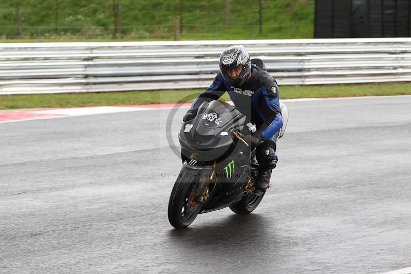 Motorcycle action photographs;Trackday digital images;event digital images;eventdigitalimages;no limits trackday;peter wileman photography;snetterton;snetterton circuit norfolk;snetterton photographs;trackday;trackday photos