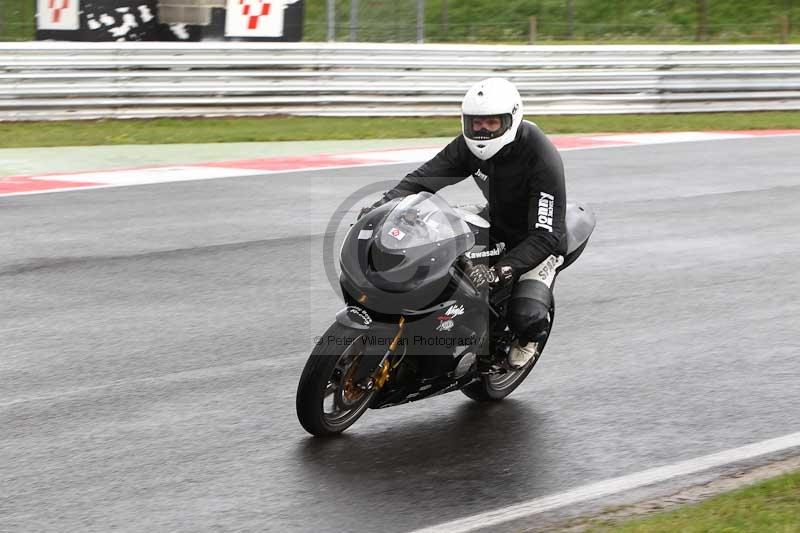 Motorcycle action photographs;Trackday digital images;event digital images;eventdigitalimages;no limits trackday;peter wileman photography;snetterton;snetterton circuit norfolk;snetterton photographs;trackday;trackday photos