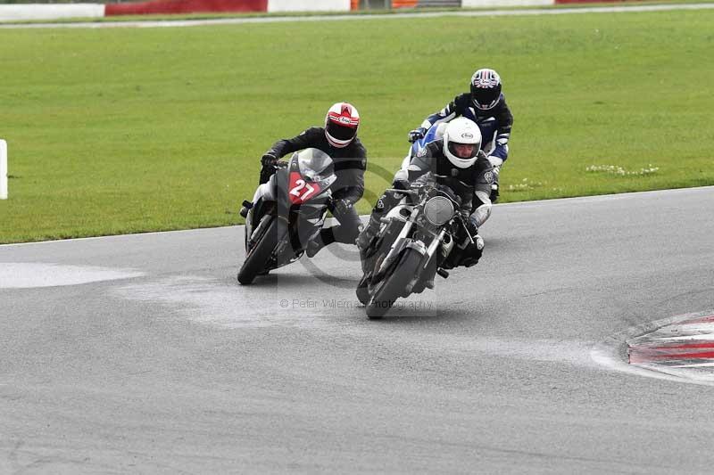 Motorcycle action photographs;Trackday digital images;event digital images;eventdigitalimages;no limits trackday;peter wileman photography;snetterton;snetterton circuit norfolk;snetterton photographs;trackday;trackday photos