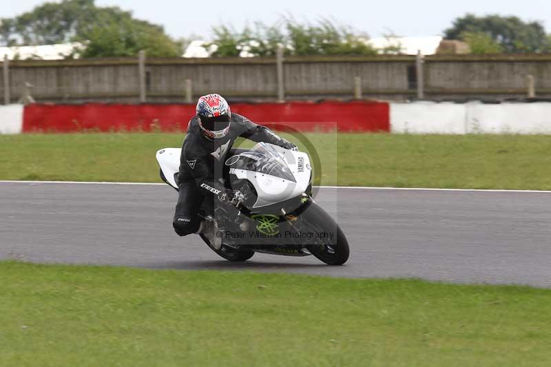 Motorcycle action photographs;Trackday digital images;event digital images;eventdigitalimages;no limits trackday;peter wileman photography;snetterton;snetterton circuit norfolk;snetterton photographs;trackday;trackday photos