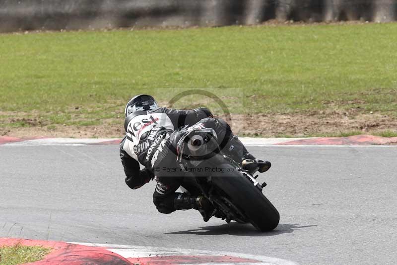 Motorcycle action photographs;Trackday digital images;event digital images;eventdigitalimages;no limits trackday;peter wileman photography;snetterton;snetterton circuit norfolk;snetterton photographs;trackday;trackday photos