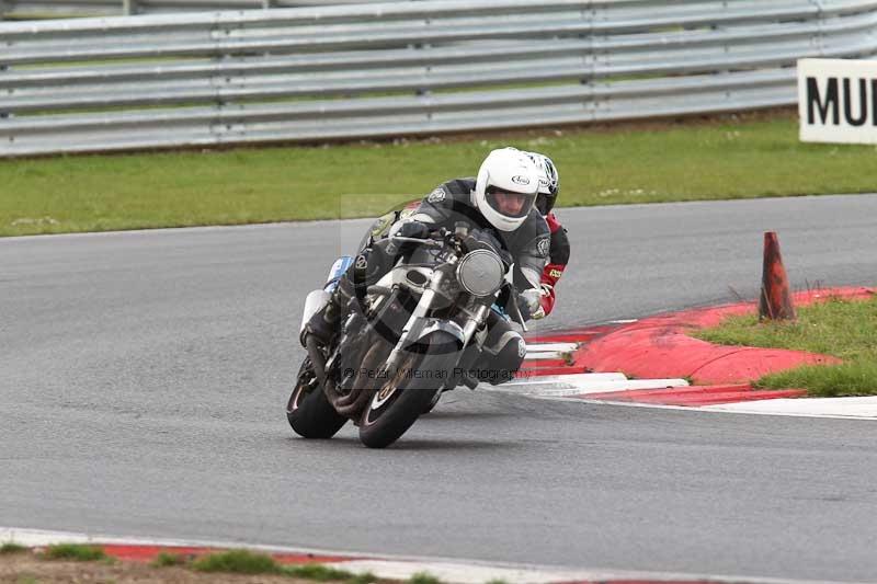 Motorcycle action photographs;Trackday digital images;event digital images;eventdigitalimages;no limits trackday;peter wileman photography;snetterton;snetterton circuit norfolk;snetterton photographs;trackday;trackday photos