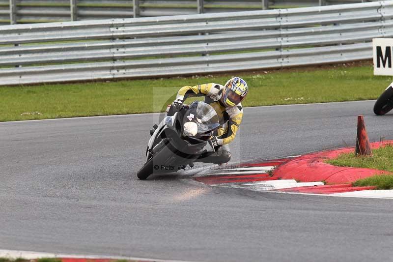 Motorcycle action photographs;Trackday digital images;event digital images;eventdigitalimages;no limits trackday;peter wileman photography;snetterton;snetterton circuit norfolk;snetterton photographs;trackday;trackday photos