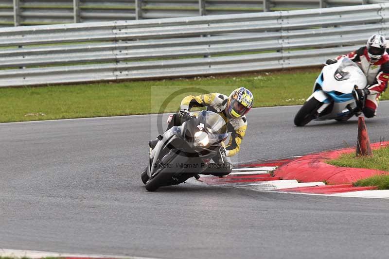 Motorcycle action photographs;Trackday digital images;event digital images;eventdigitalimages;no limits trackday;peter wileman photography;snetterton;snetterton circuit norfolk;snetterton photographs;trackday;trackday photos