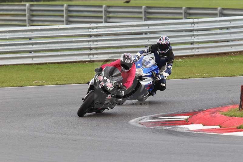 Motorcycle action photographs;Trackday digital images;event digital images;eventdigitalimages;no limits trackday;peter wileman photography;snetterton;snetterton circuit norfolk;snetterton photographs;trackday;trackday photos
