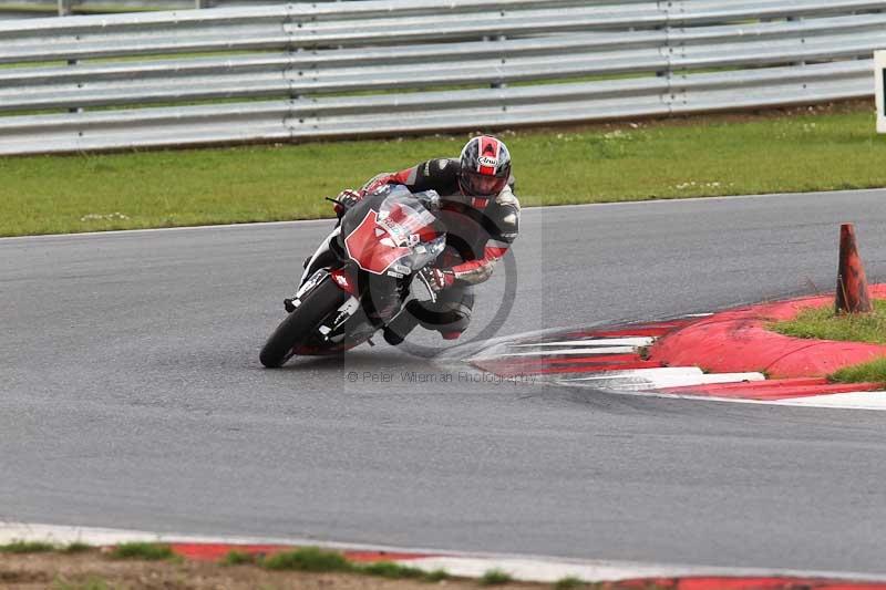Motorcycle action photographs;Trackday digital images;event digital images;eventdigitalimages;no limits trackday;peter wileman photography;snetterton;snetterton circuit norfolk;snetterton photographs;trackday;trackday photos