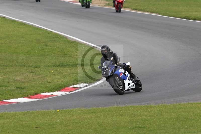 Motorcycle action photographs;Trackday digital images;event digital images;eventdigitalimages;no limits trackday;peter wileman photography;snetterton;snetterton circuit norfolk;snetterton photographs;trackday;trackday photos