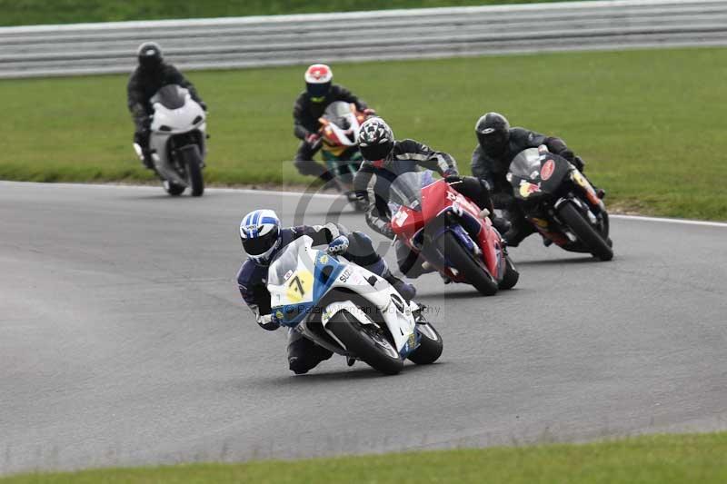 Motorcycle action photographs;Trackday digital images;event digital images;eventdigitalimages;no limits trackday;peter wileman photography;snetterton;snetterton circuit norfolk;snetterton photographs;trackday;trackday photos