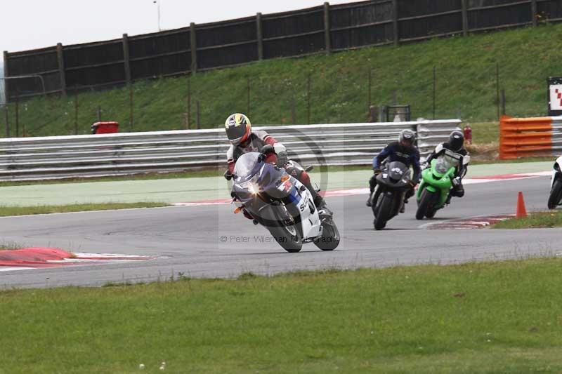 Motorcycle action photographs;Trackday digital images;event digital images;eventdigitalimages;no limits trackday;peter wileman photography;snetterton;snetterton circuit norfolk;snetterton photographs;trackday;trackday photos