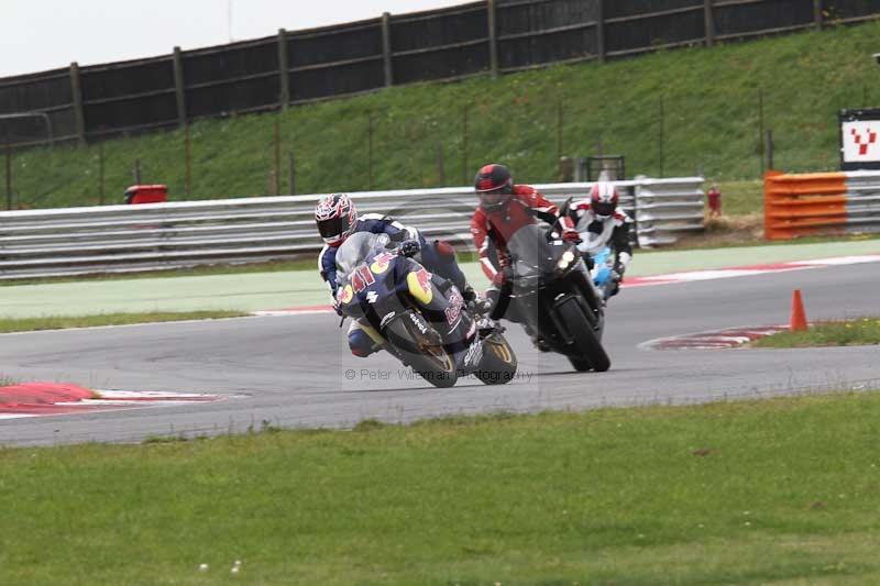 Motorcycle action photographs;Trackday digital images;event digital images;eventdigitalimages;no limits trackday;peter wileman photography;snetterton;snetterton circuit norfolk;snetterton photographs;trackday;trackday photos