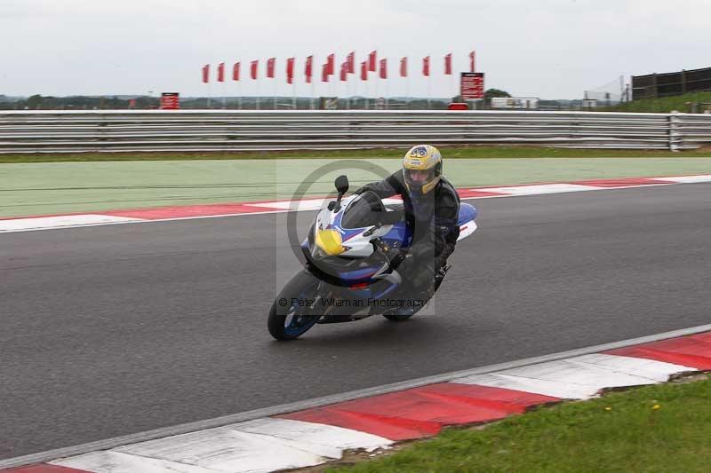 Motorcycle action photographs;Trackday digital images;event digital images;eventdigitalimages;no limits trackday;peter wileman photography;snetterton;snetterton circuit norfolk;snetterton photographs;trackday;trackday photos