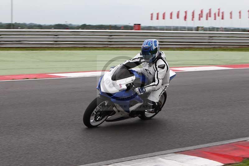 Motorcycle action photographs;Trackday digital images;event digital images;eventdigitalimages;no limits trackday;peter wileman photography;snetterton;snetterton circuit norfolk;snetterton photographs;trackday;trackday photos