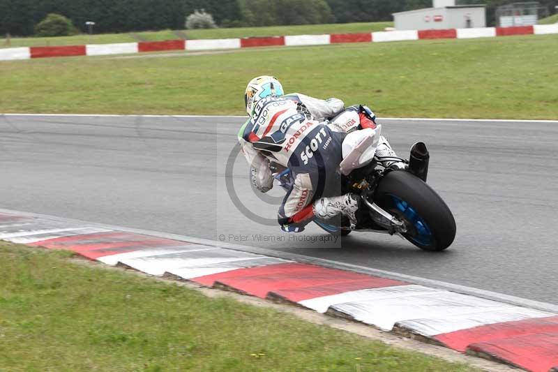 Motorcycle action photographs;Trackday digital images;event digital images;eventdigitalimages;no limits trackday;peter wileman photography;snetterton;snetterton circuit norfolk;snetterton photographs;trackday;trackday photos