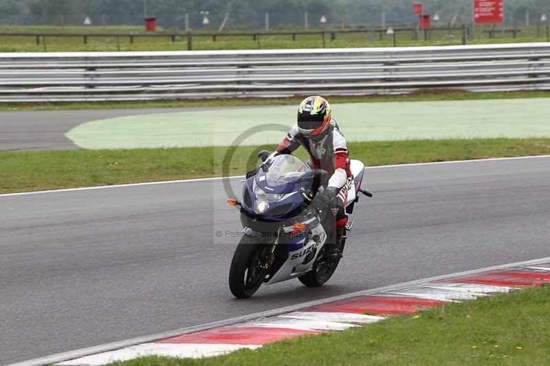 Motorcycle action photographs;Trackday digital images;event digital images;eventdigitalimages;no limits trackday;peter wileman photography;snetterton;snetterton circuit norfolk;snetterton photographs;trackday;trackday photos