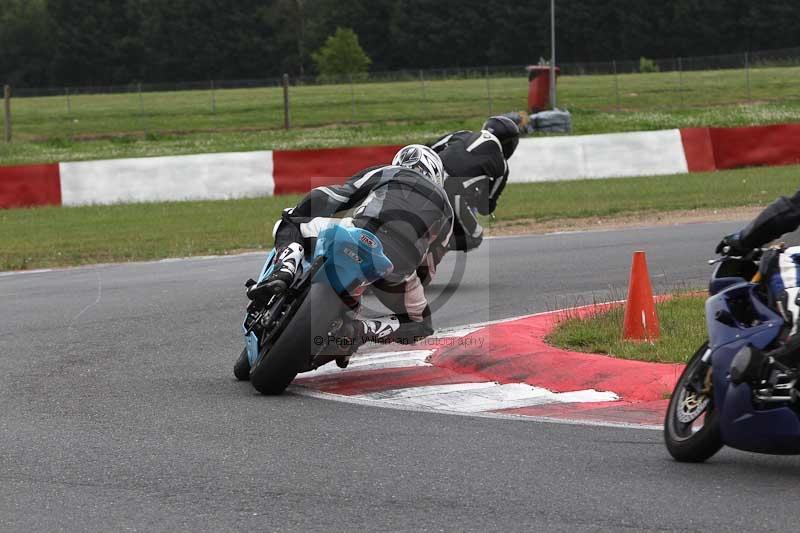 Motorcycle action photographs;Trackday digital images;event digital images;eventdigitalimages;no limits trackday;peter wileman photography;snetterton;snetterton circuit norfolk;snetterton photographs;trackday;trackday photos
