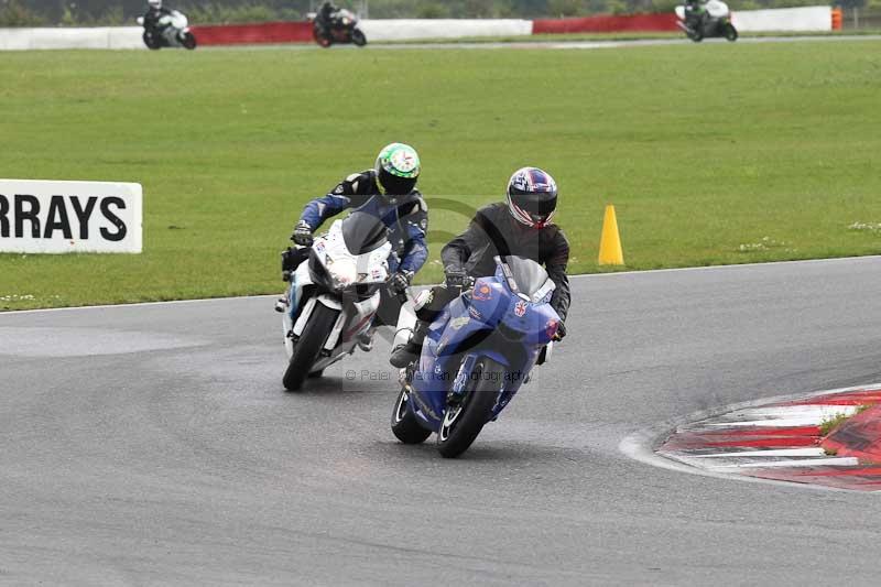Motorcycle action photographs;Trackday digital images;event digital images;eventdigitalimages;no limits trackday;peter wileman photography;snetterton;snetterton circuit norfolk;snetterton photographs;trackday;trackday photos