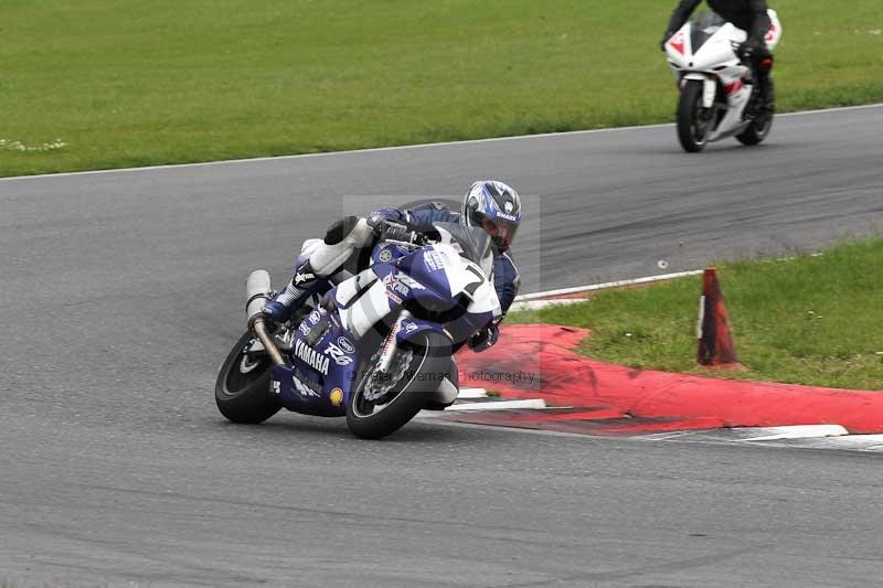 Motorcycle action photographs;Trackday digital images;event digital images;eventdigitalimages;no limits trackday;peter wileman photography;snetterton;snetterton circuit norfolk;snetterton photographs;trackday;trackday photos