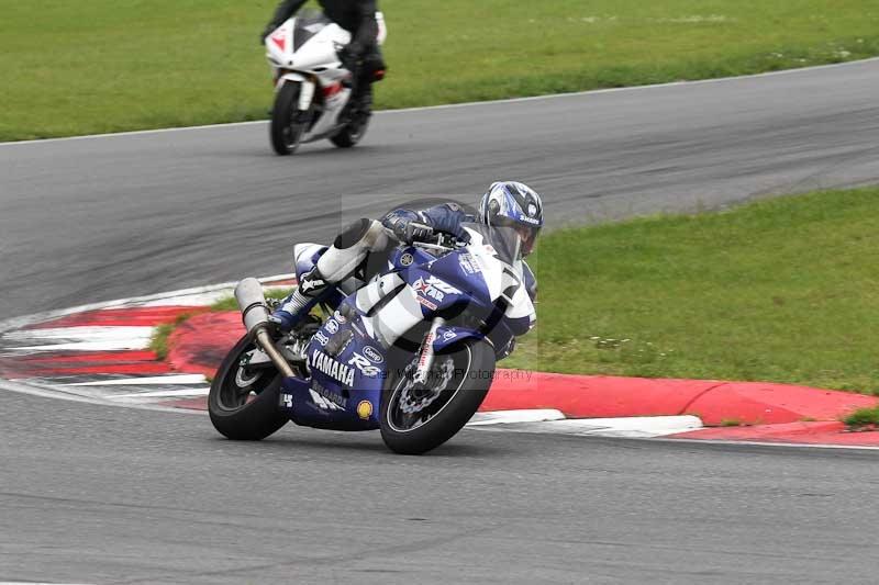 Motorcycle action photographs;Trackday digital images;event digital images;eventdigitalimages;no limits trackday;peter wileman photography;snetterton;snetterton circuit norfolk;snetterton photographs;trackday;trackday photos