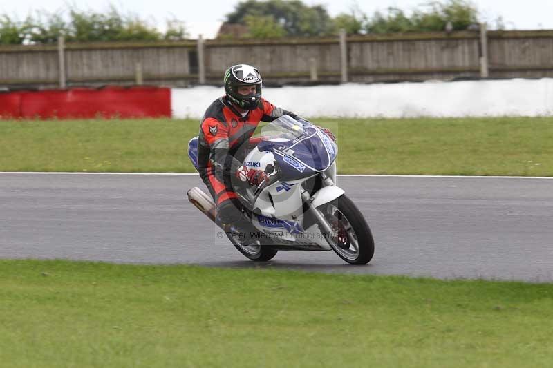 Motorcycle action photographs;Trackday digital images;event digital images;eventdigitalimages;no limits trackday;peter wileman photography;snetterton;snetterton circuit norfolk;snetterton photographs;trackday;trackday photos