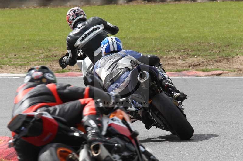 Motorcycle action photographs;Trackday digital images;event digital images;eventdigitalimages;no limits trackday;peter wileman photography;snetterton;snetterton circuit norfolk;snetterton photographs;trackday;trackday photos