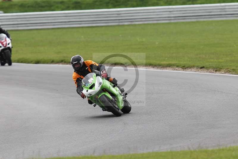 Motorcycle action photographs;Trackday digital images;event digital images;eventdigitalimages;no limits trackday;peter wileman photography;snetterton;snetterton circuit norfolk;snetterton photographs;trackday;trackday photos