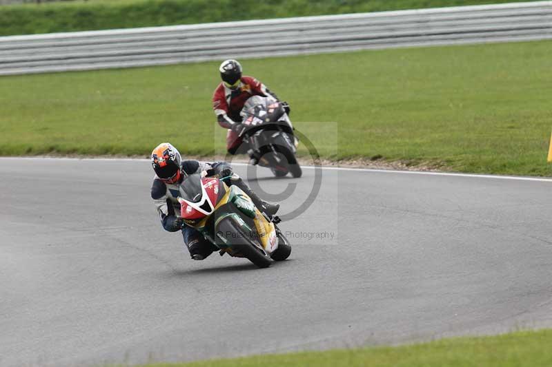 Motorcycle action photographs;Trackday digital images;event digital images;eventdigitalimages;no limits trackday;peter wileman photography;snetterton;snetterton circuit norfolk;snetterton photographs;trackday;trackday photos