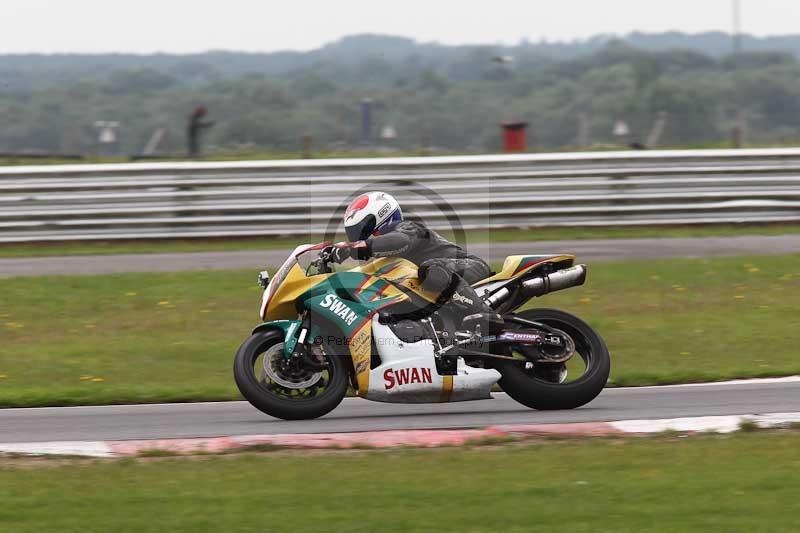 Motorcycle action photographs;Trackday digital images;event digital images;eventdigitalimages;no limits trackday;peter wileman photography;snetterton;snetterton circuit norfolk;snetterton photographs;trackday;trackday photos