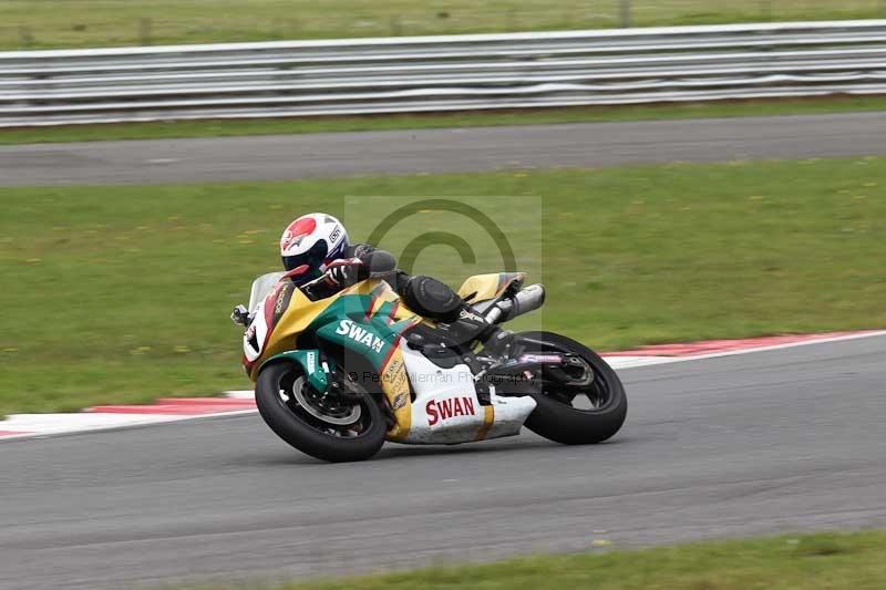 Motorcycle action photographs;Trackday digital images;event digital images;eventdigitalimages;no limits trackday;peter wileman photography;snetterton;snetterton circuit norfolk;snetterton photographs;trackday;trackday photos