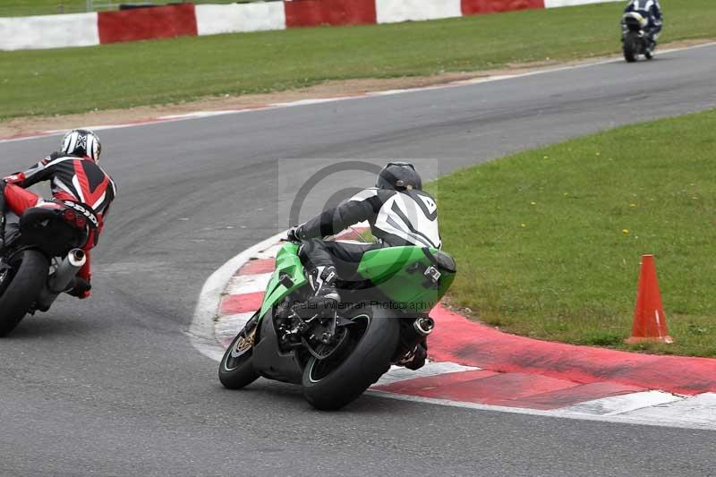Motorcycle action photographs;Trackday digital images;event digital images;eventdigitalimages;no limits trackday;peter wileman photography;snetterton;snetterton circuit norfolk;snetterton photographs;trackday;trackday photos