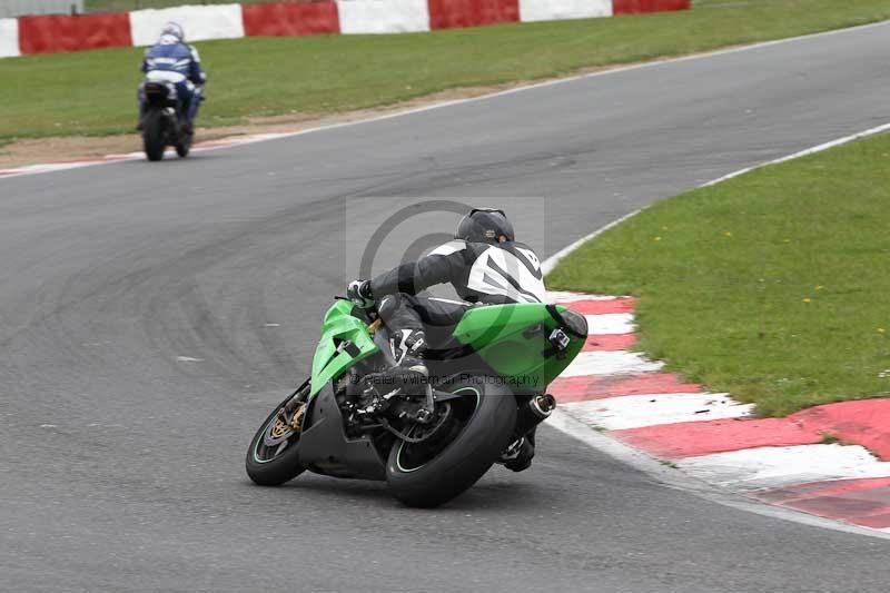 Motorcycle action photographs;Trackday digital images;event digital images;eventdigitalimages;no limits trackday;peter wileman photography;snetterton;snetterton circuit norfolk;snetterton photographs;trackday;trackday photos