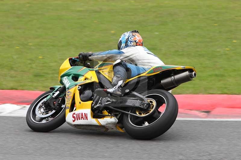 Motorcycle action photographs;Trackday digital images;event digital images;eventdigitalimages;no limits trackday;peter wileman photography;snetterton;snetterton circuit norfolk;snetterton photographs;trackday;trackday photos