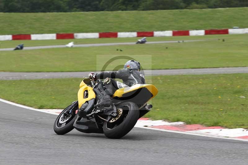Motorcycle action photographs;Trackday digital images;event digital images;eventdigitalimages;no limits trackday;peter wileman photography;snetterton;snetterton circuit norfolk;snetterton photographs;trackday;trackday photos