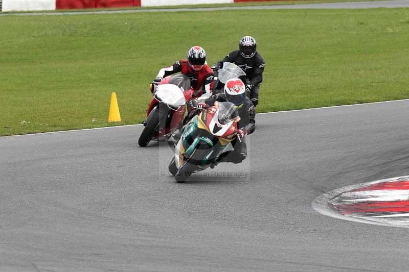 Motorcycle action photographs;Trackday digital images;event digital images;eventdigitalimages;no limits trackday;peter wileman photography;snetterton;snetterton circuit norfolk;snetterton photographs;trackday;trackday photos