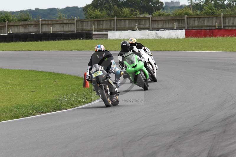 Motorcycle action photographs;Trackday digital images;event digital images;eventdigitalimages;no limits trackday;peter wileman photography;snetterton;snetterton circuit norfolk;snetterton photographs;trackday;trackday photos
