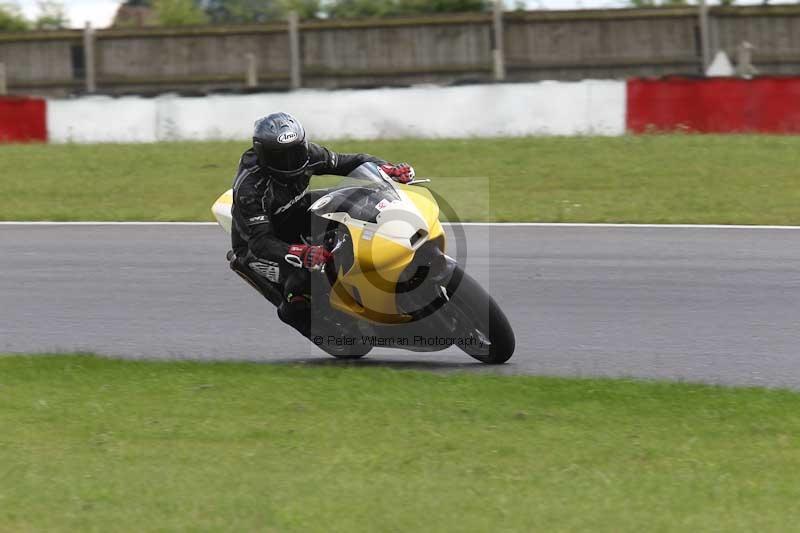 Motorcycle action photographs;Trackday digital images;event digital images;eventdigitalimages;no limits trackday;peter wileman photography;snetterton;snetterton circuit norfolk;snetterton photographs;trackday;trackday photos