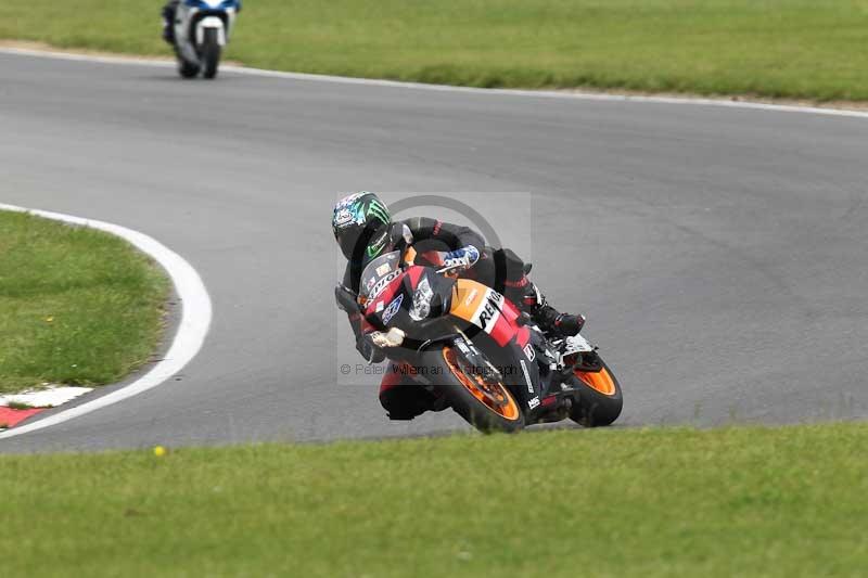 Motorcycle action photographs;Trackday digital images;event digital images;eventdigitalimages;no limits trackday;peter wileman photography;snetterton;snetterton circuit norfolk;snetterton photographs;trackday;trackday photos