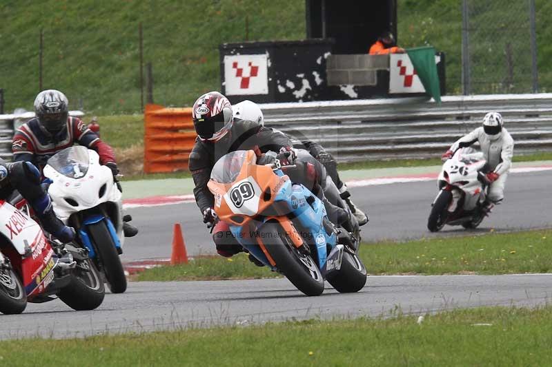 Motorcycle action photographs;Trackday digital images;event digital images;eventdigitalimages;no limits trackday;peter wileman photography;snetterton;snetterton circuit norfolk;snetterton photographs;trackday;trackday photos