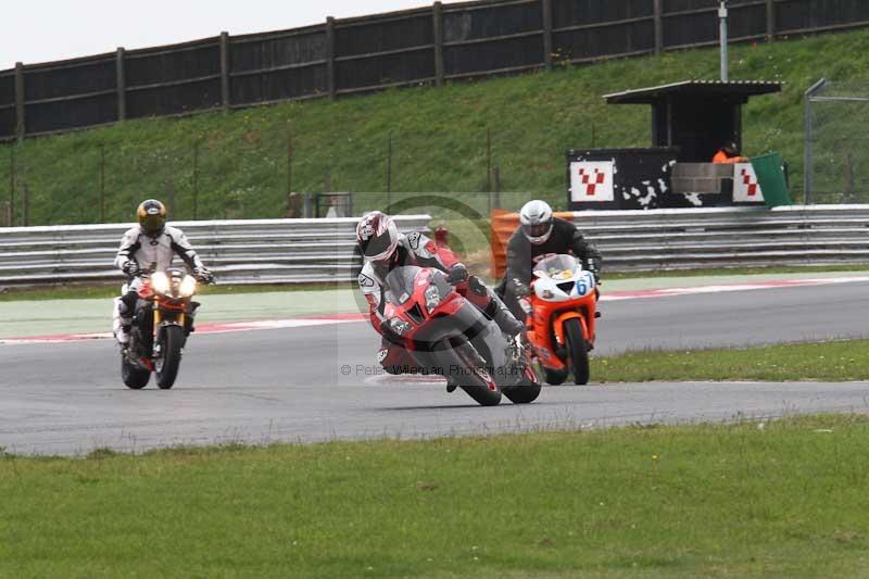 Motorcycle action photographs;Trackday digital images;event digital images;eventdigitalimages;no limits trackday;peter wileman photography;snetterton;snetterton circuit norfolk;snetterton photographs;trackday;trackday photos