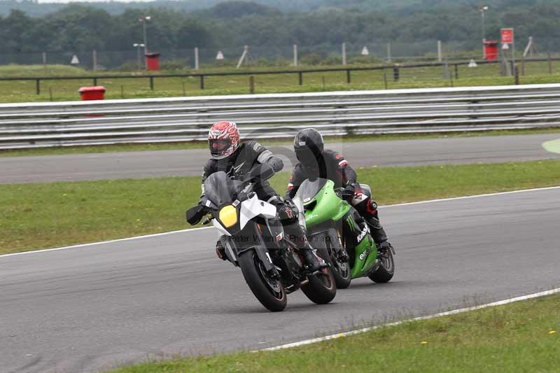 Motorcycle action photographs;Trackday digital images;event digital images;eventdigitalimages;no limits trackday;peter wileman photography;snetterton;snetterton circuit norfolk;snetterton photographs;trackday;trackday photos
