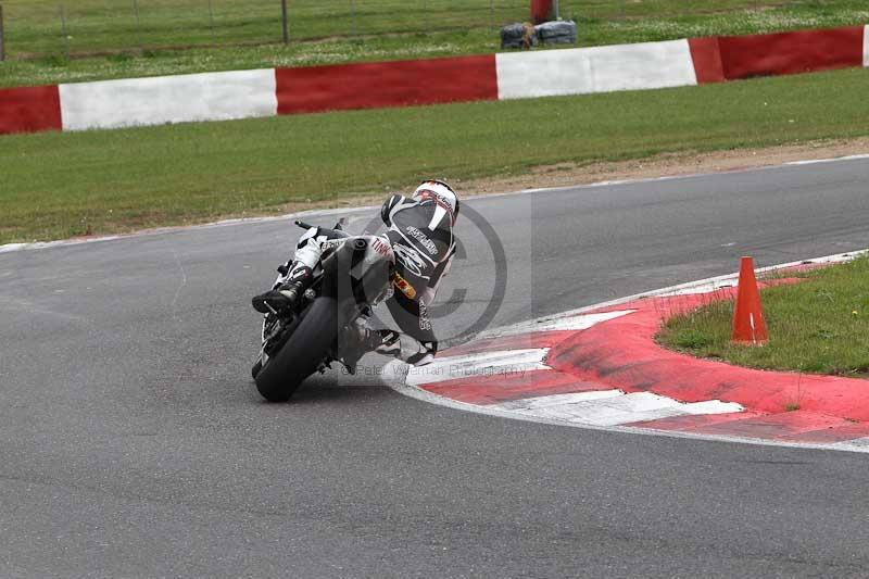 Motorcycle action photographs;Trackday digital images;event digital images;eventdigitalimages;no limits trackday;peter wileman photography;snetterton;snetterton circuit norfolk;snetterton photographs;trackday;trackday photos